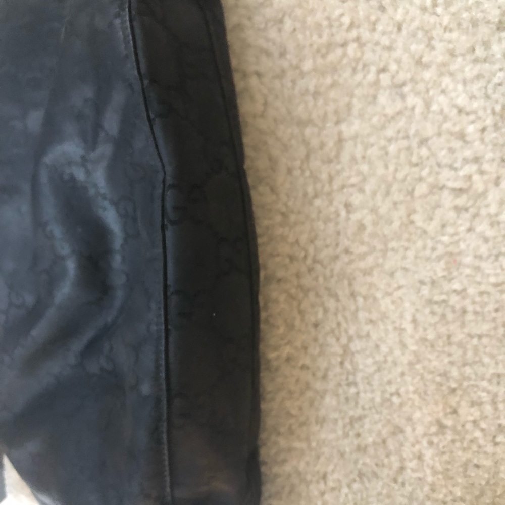 Authentic Gucci - Picture 3 of 6